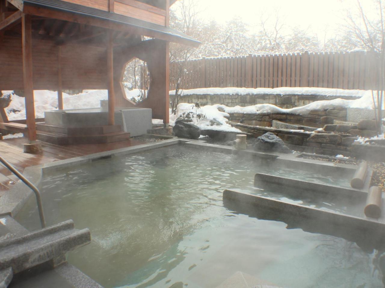 Kusatsu Onsen Hotel Village Exteriör bild